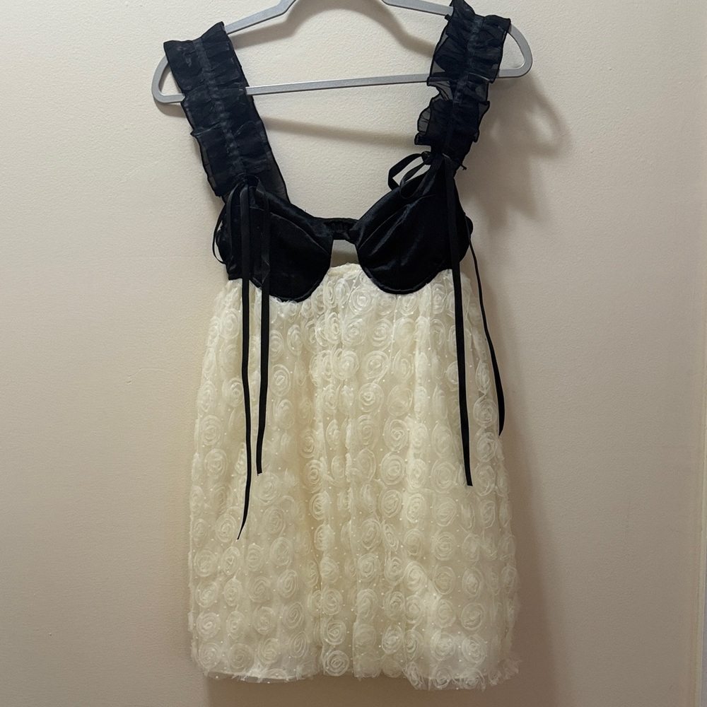 Black & Cream Dress with ribbon sleeves